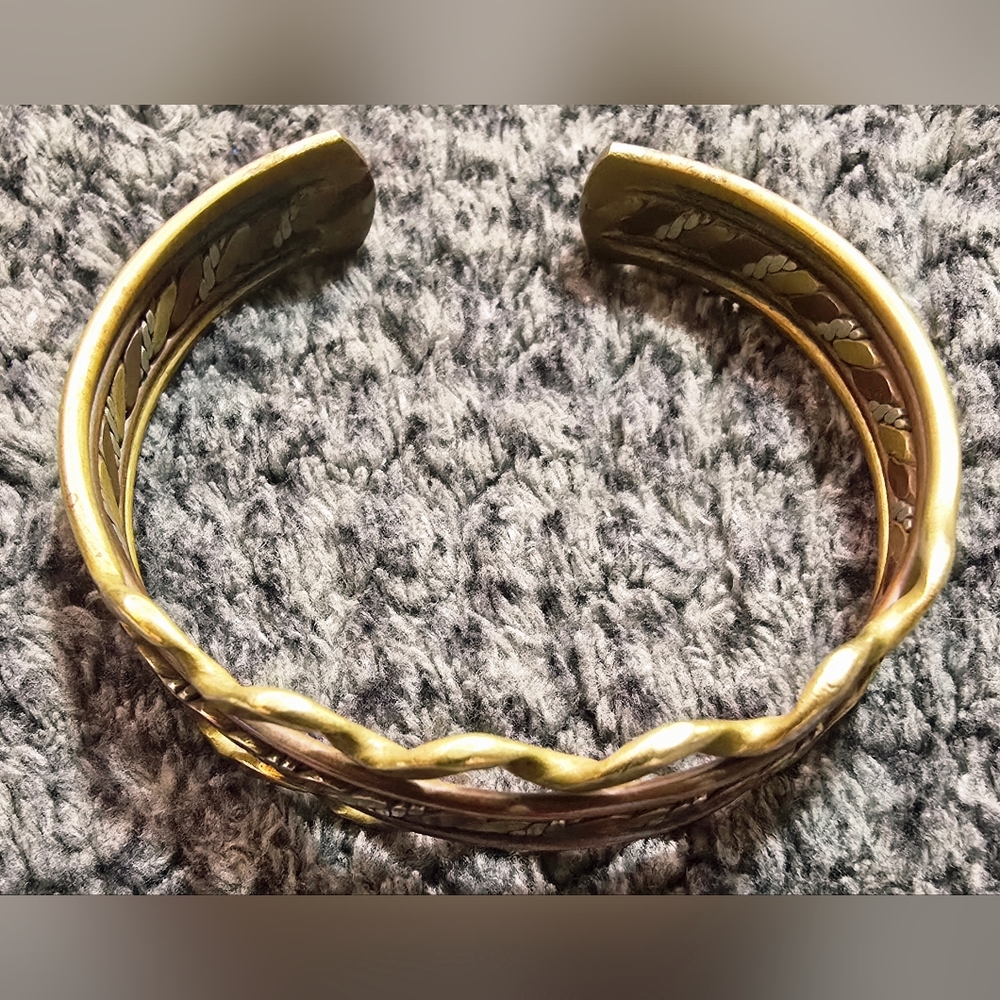 Vintage Mixed Metal Cuff Bracelet Boho Southwestern Brass Copper Layered Artisan - Picture 3 of 8